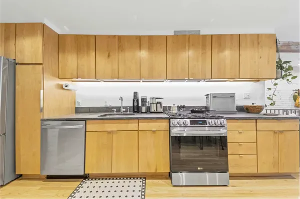 $7,000 | 304 Warren Street, Unit 1 | Cobble Hill