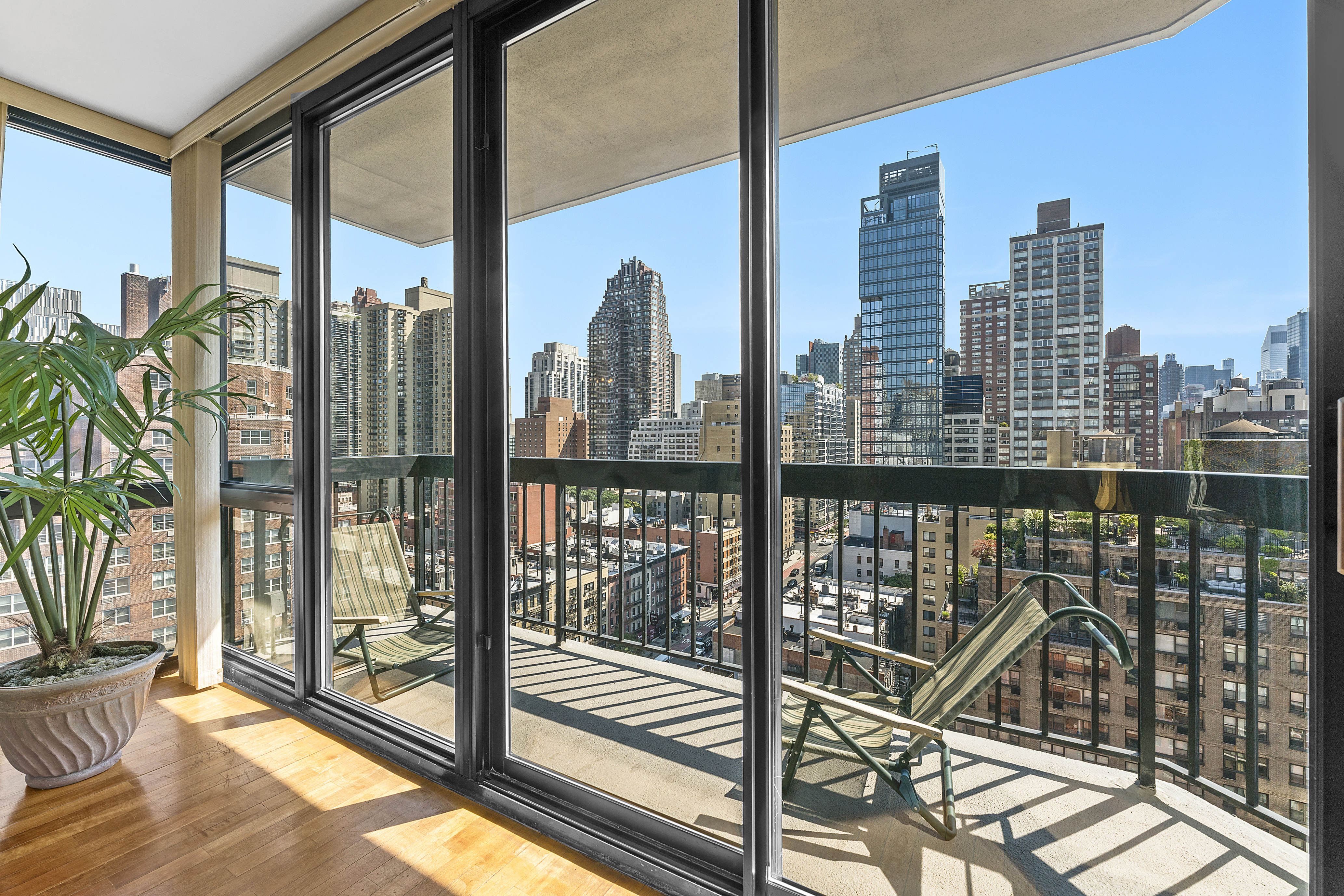 330 East 75th Street, Unit 17A Manhattan, NY 10021 - Photo 2 of 15