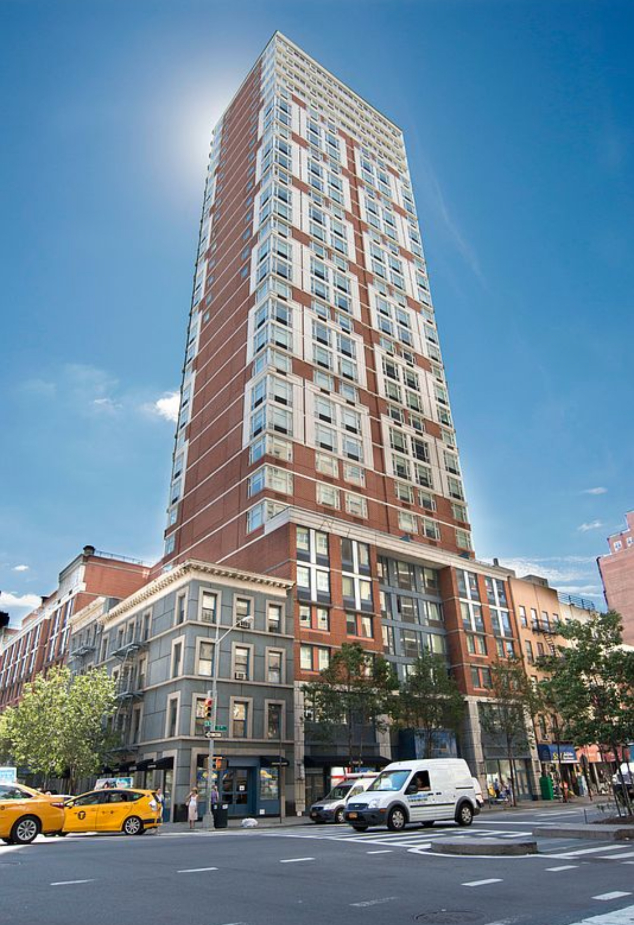 404 East 76th Street, Unit 17A Manhattan, NY 10021 - Photo 13 of 18 a front view of a building