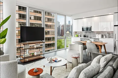$9,395 | 650 1st Avenue, Unit 11G | Murray Hill