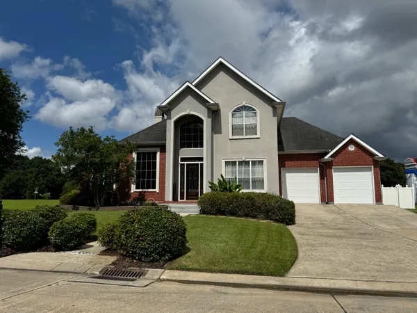 $505,000 | 89 Natchez Trace Drive, Harvey, LA 70058