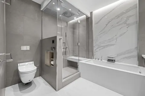 $2,745,000 | 133 West 14th Street, Unit 6 | Chelsea