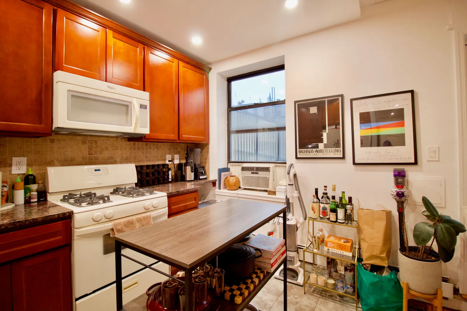 $3,400 | 134 Union Street, Unit 2R | Columbia Street Waterfront