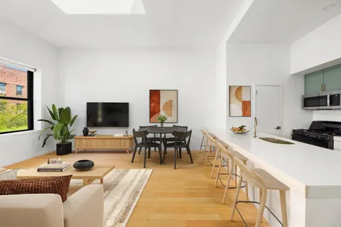 $1,595,000 | 118 Greenpoint Avenue, Unit 3D | Greenpoint