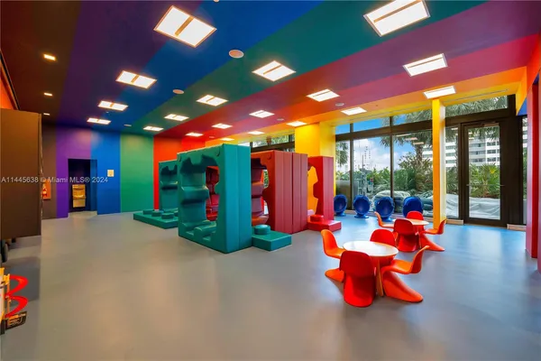 $5,799,900 | 88 Southwest 7th Street, Unit PH4303, Miami, FL 33130