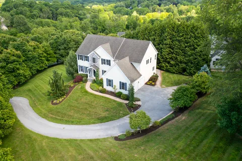 $905,000 | 104 Pennfield Drive, Kennett Square, PA 19348