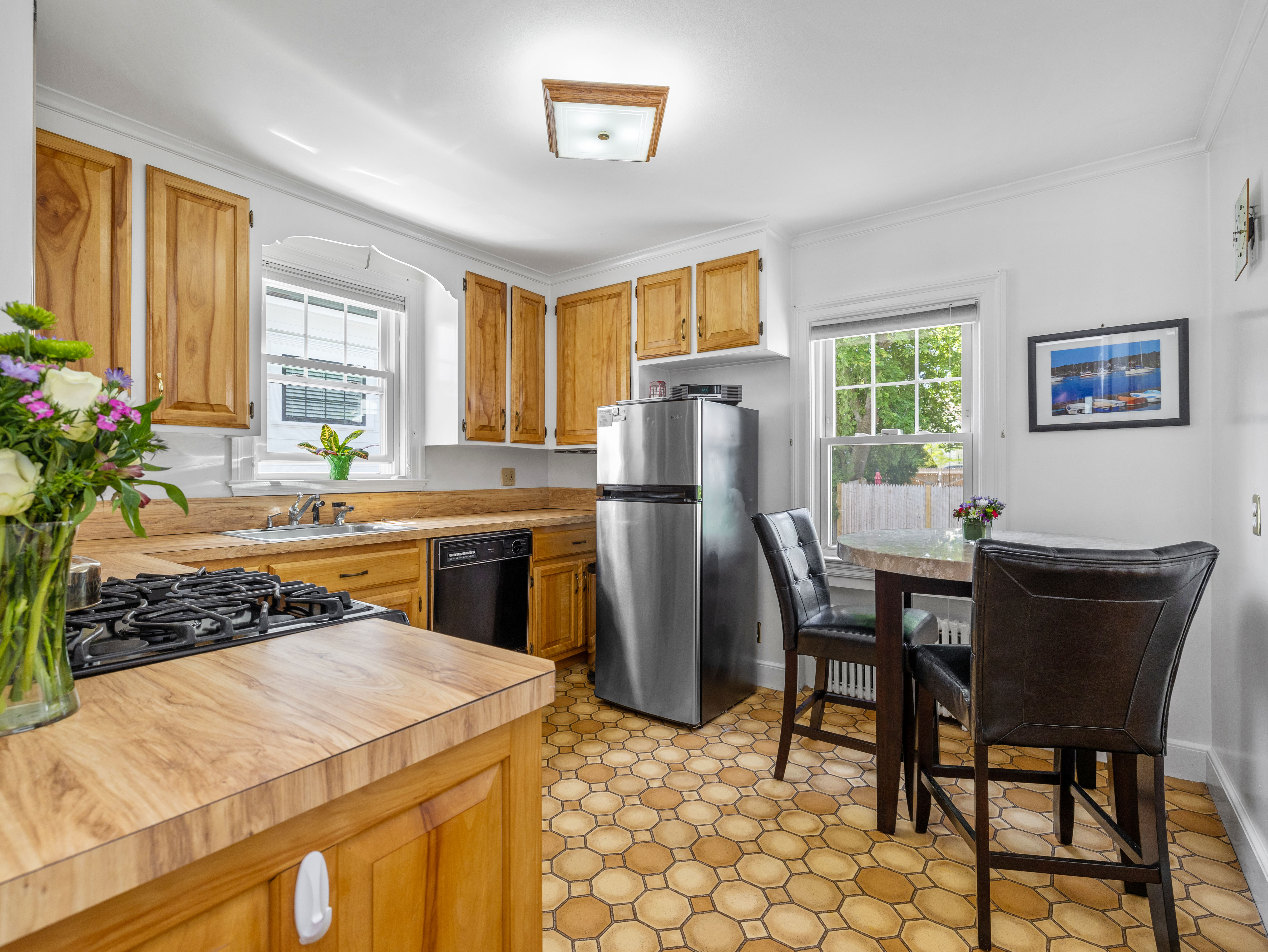 166 Bonad Road Chestnut Hill, MA 02467 - Photo 4 of 16