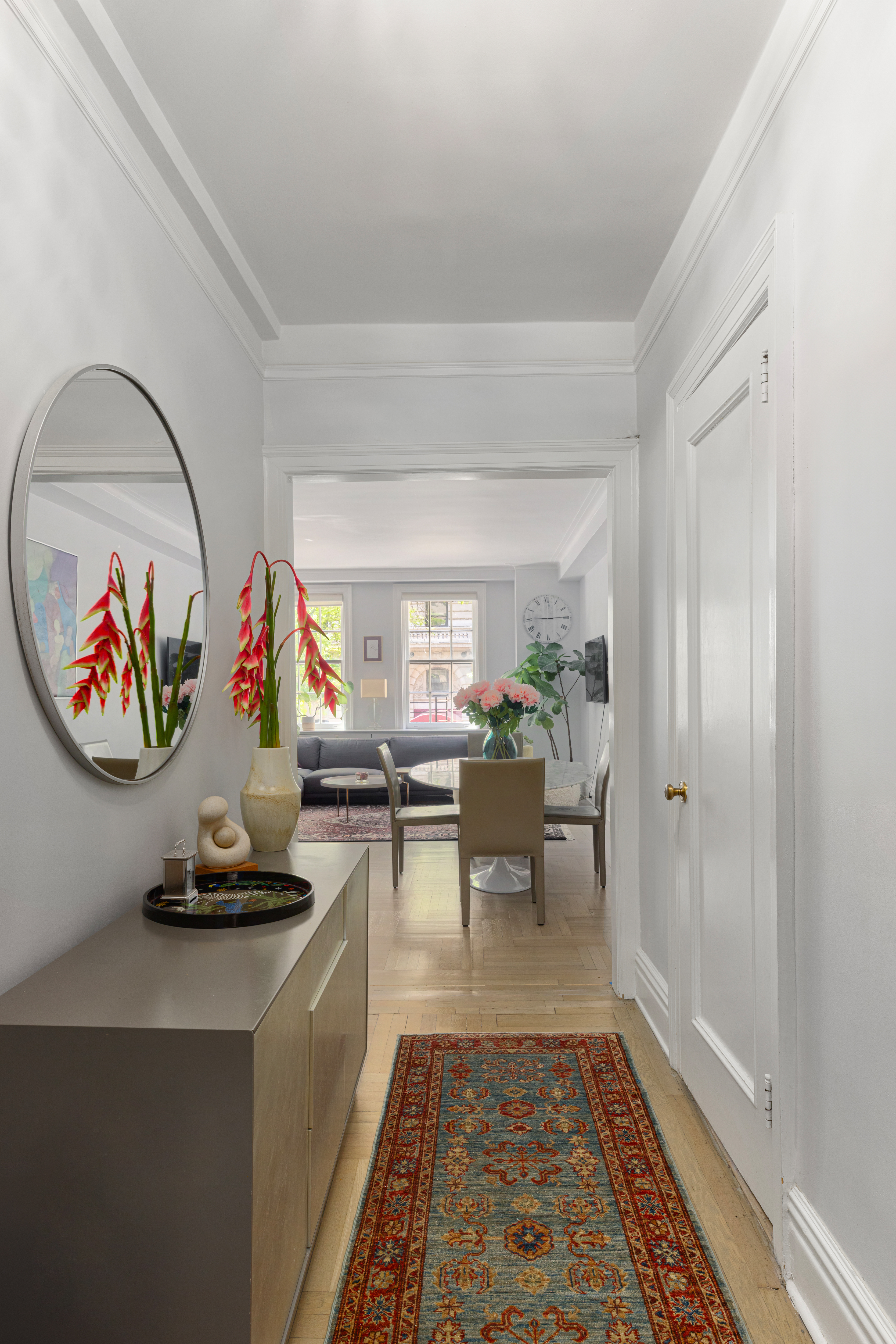 522 West End Avenue, Unit 2B Manhattan, NY 10024 - Photo 3 of 8 a view of a room with gym equipment