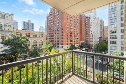 $1,999,999 | 171 East 84th Street, Unit 4B | Upper East Side