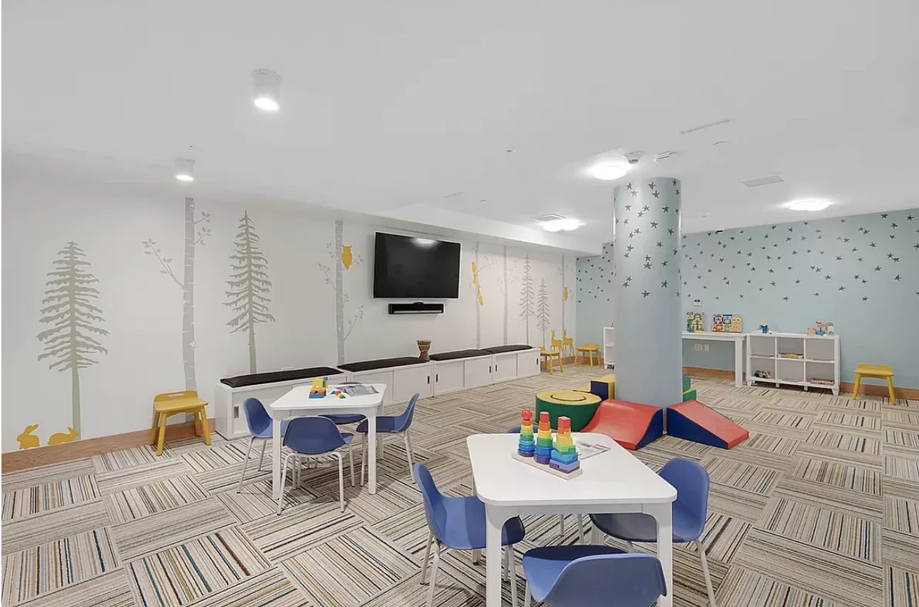 21-30 44th Drive, Unit 3M Queens, NY 11101 - Photo 8 of 12