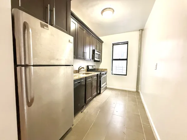 $3,000 | 133 Seaman Avenue, Unit 4G | Inwood