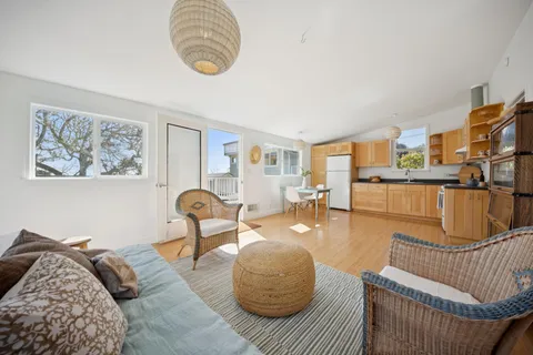 $3,680,000 | 40 Laurel Avenue, Stinson Beach, CA 94970