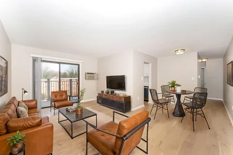 $259,900 | 6706 James Lee Street, Unit 350, Falls Church, VA 22042