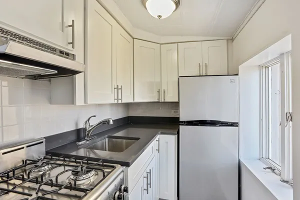 $4,500 | 269 Sackett Street, Unit 2 | Carroll Gardens