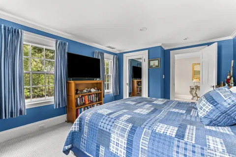 $4,150,000 | 33 Hundreds Circle, Wellesley Hills, MA 02481