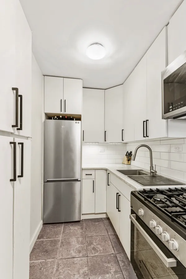 $400,000 | 195 Willoughby Avenue, Unit 702 | Clinton Hill