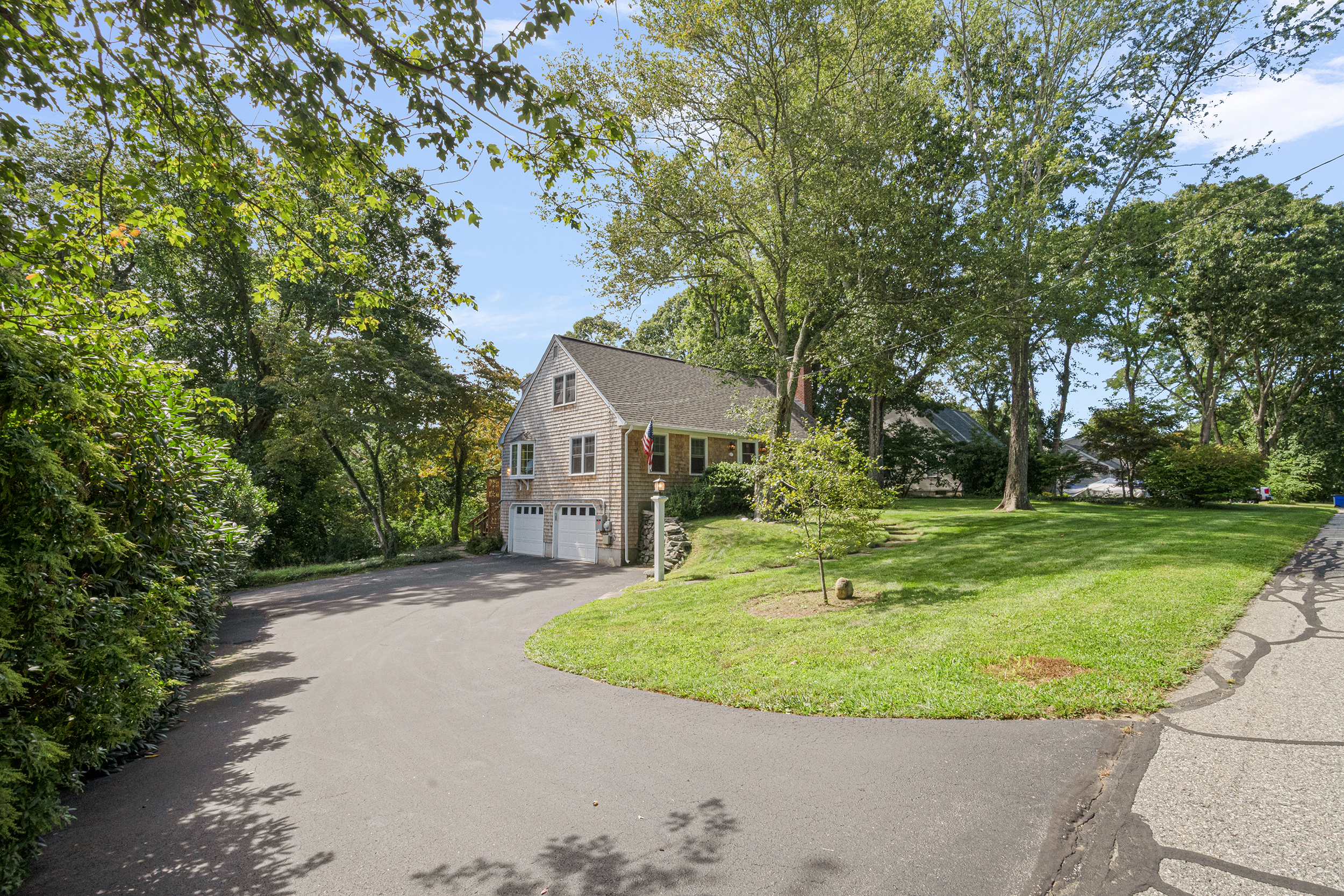 102 Edgewater Road Narragansett, RI 02882 - Photo 5 of 78 Gallery Image 5