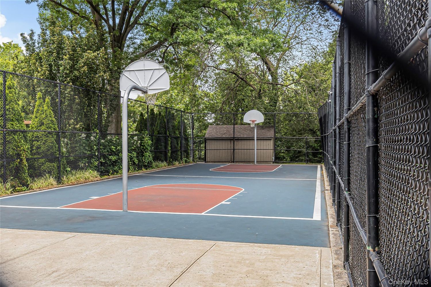 5800 Arlington Avenue, Unit 6L Bronx, NY 10471 - Photo 13 of 19 a view of a basket ball ground