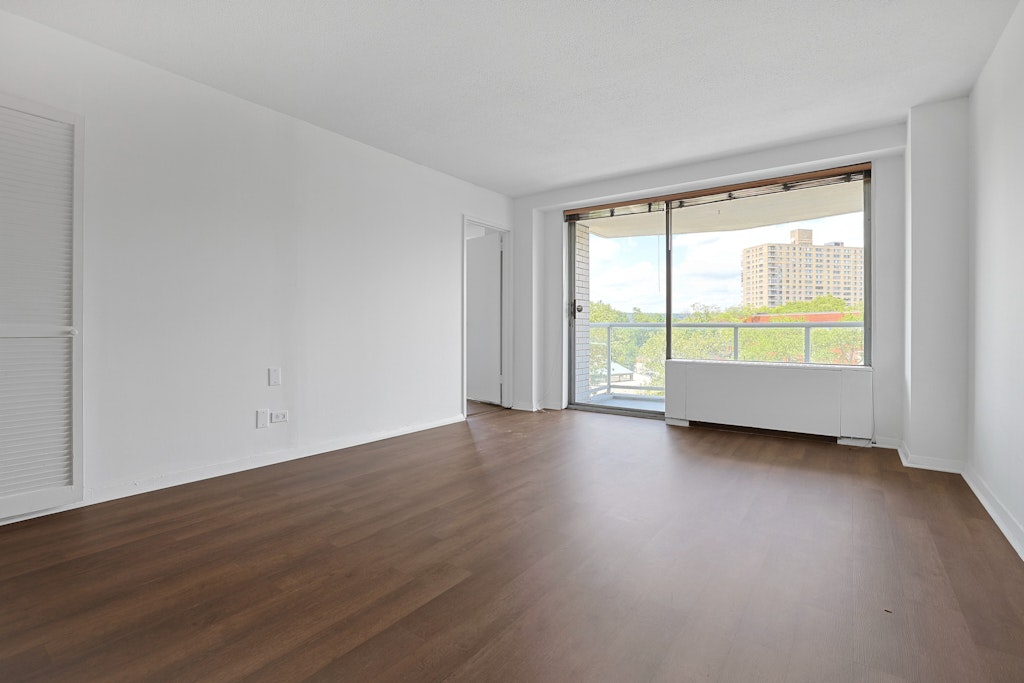 3333 Henry Hudson Parkway, Unit 4M Bronx, NY 10463 - Photo 10 of 41