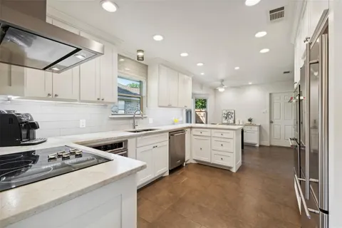 $685,000 | 10 Valley Wood Court, Trophy Club, TX 76262