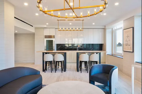 $9,395 | 650 1st Avenue, Unit 11G | Murray Hill