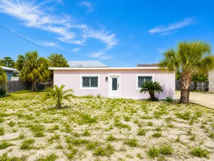 $470,000 | 407 Cobia Avenue, Fort Walton Beach, FL 32548