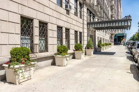 $475,000 | 225 Central Park West, Unit 916 | Upper West Side