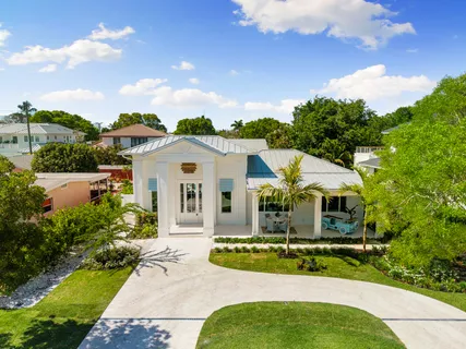 $5,900,000 | 757 Broad Court South, Naples, FL 34102