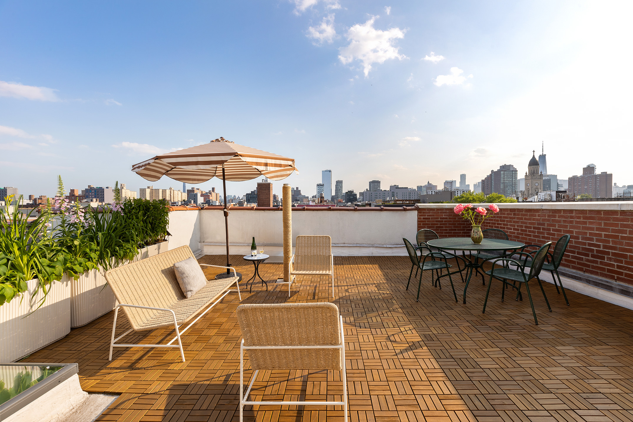 99 Avenue B, Unit PHDE Manhattan, NY 10009 - Photo 16 of 18 an outdoor space with seating
