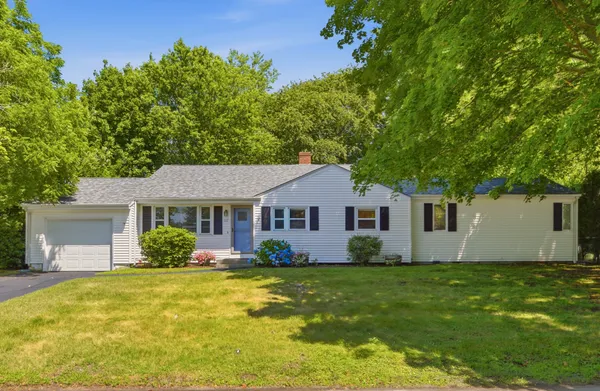 $849,999 | 117 Canonchet Drive, Portsmouth, RI 02871