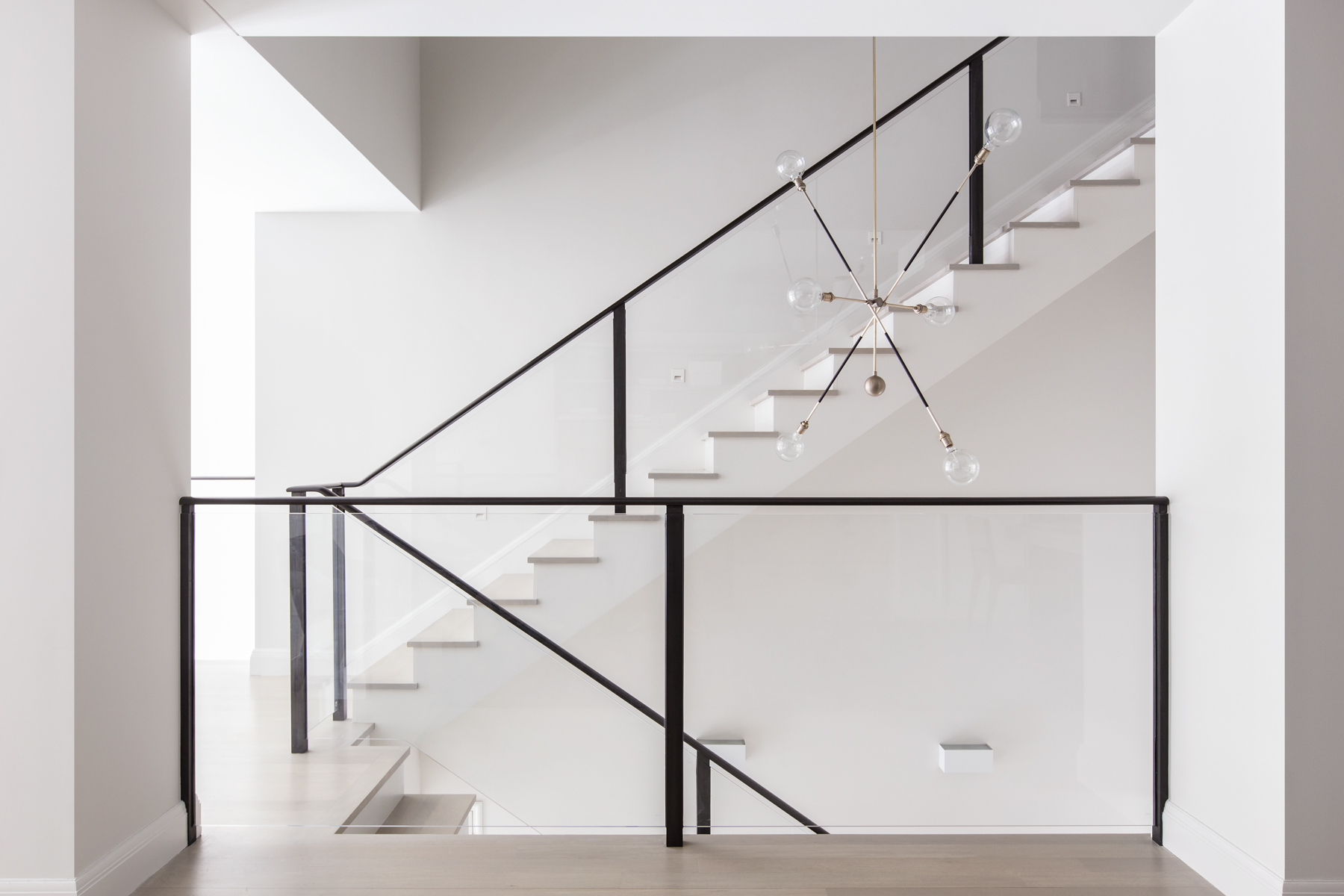 150 Charles Street, Unit M10 Manhattan, NY 10014 - Photo 19 of 34 a view of entryway