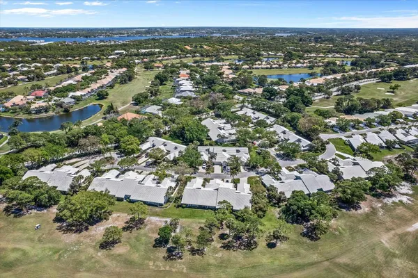 $425,000 | 2424 Southwest Foxpoint Trail, Palm City, FL 34990