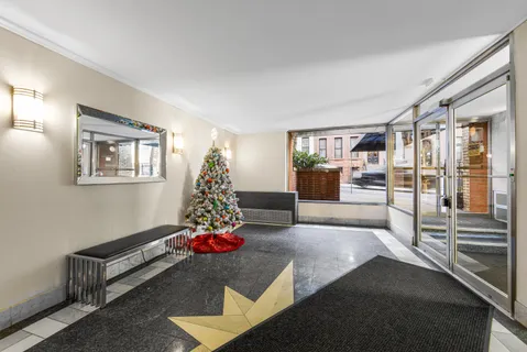 $475,000 | 150 East 37th Street, Unit 10F | Murray Hill