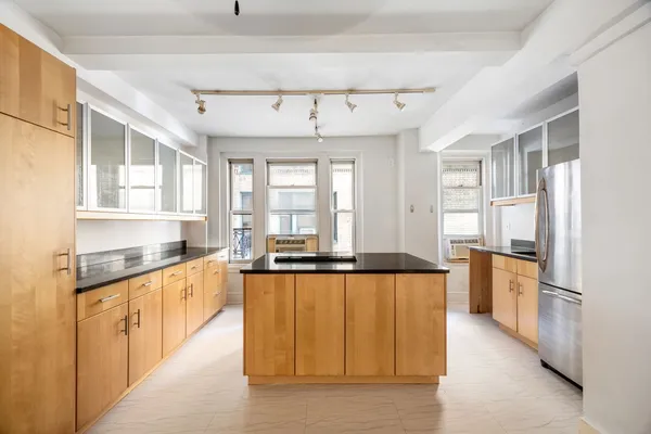 $799,000 | 325 West 45th Street, Unit 205 | Hell's Kitchen