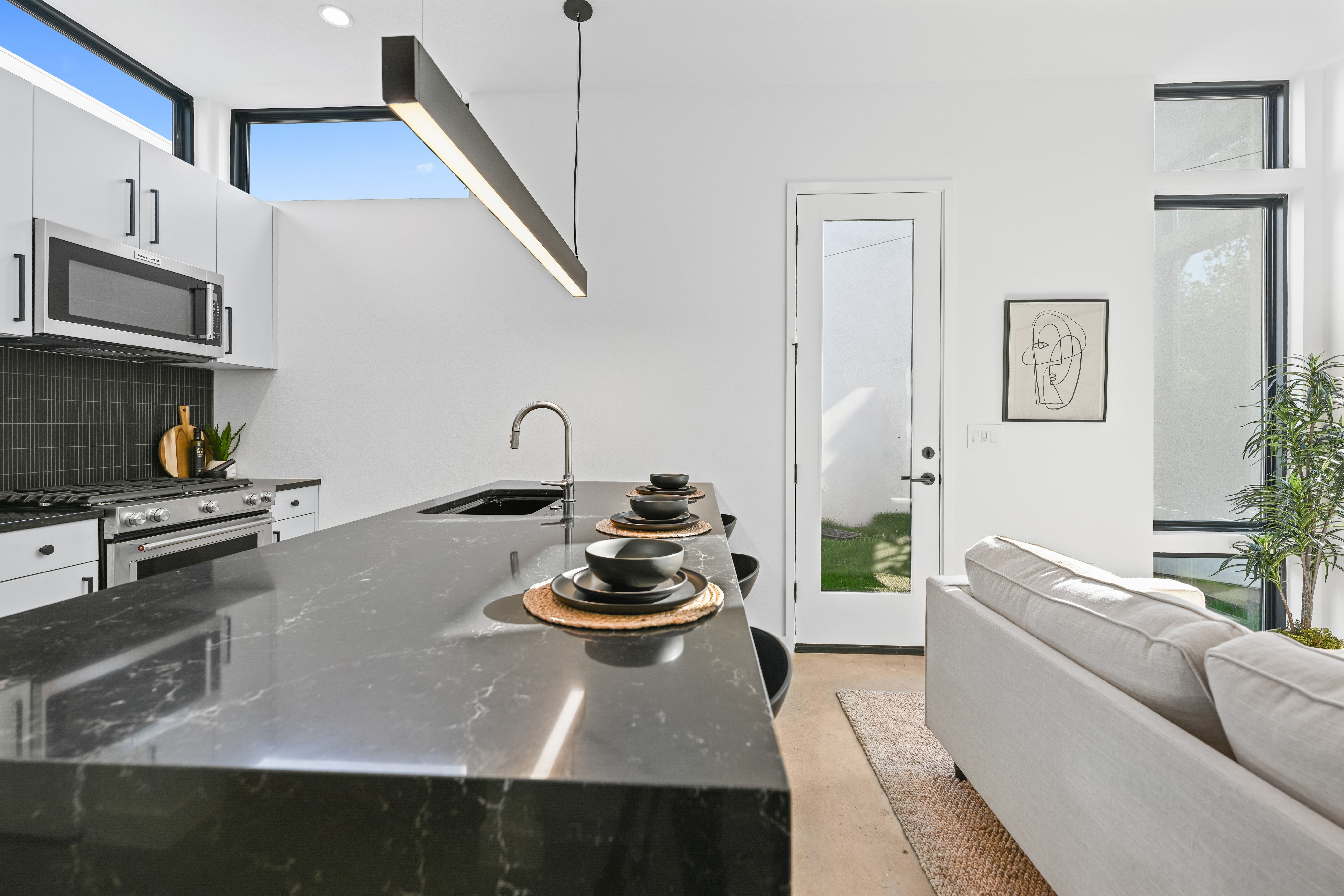 219 Lessin Lane, Unit 15 Austin, TX 78704 - Photo 22 of 53 Gallery Image 22