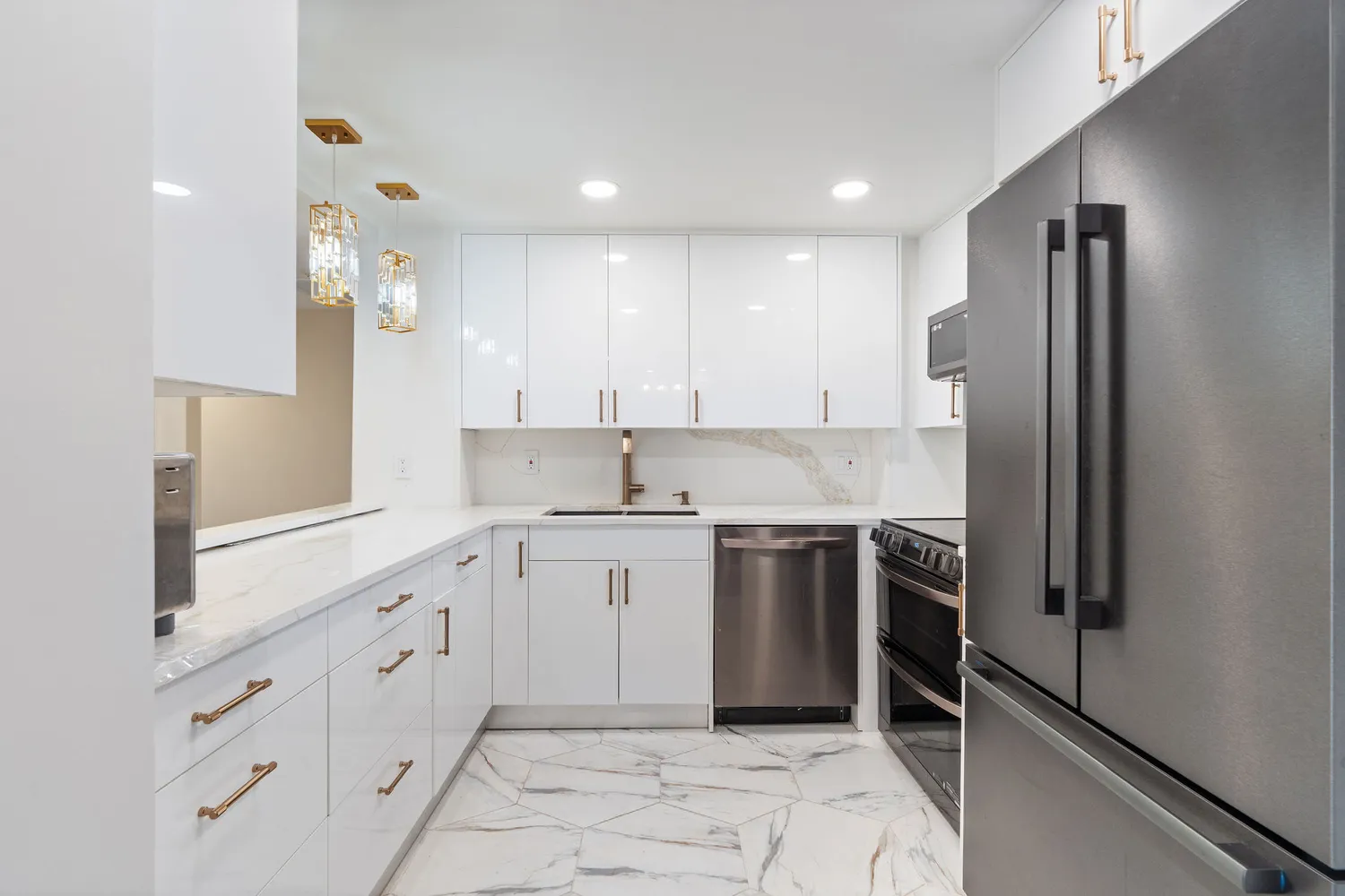 $3,700 | 1985 South Ocean Drive, Unit 9G, Hallandale Beach, FL 33009