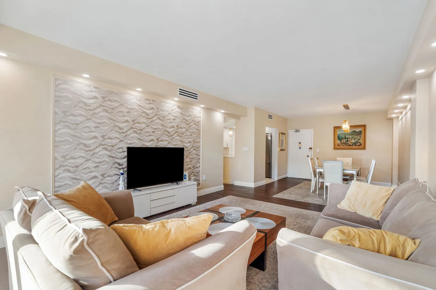 $3,700 | 1985 South Ocean Drive, Unit 9G, Hallandale Beach, FL 33009