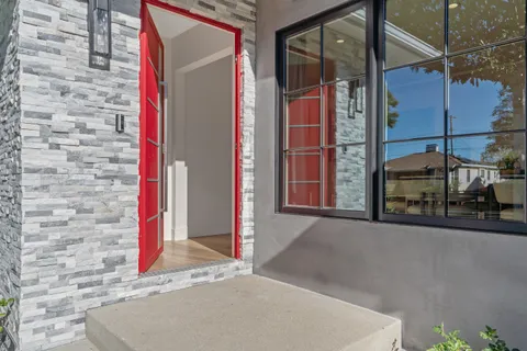 $1,895,000 | 4518 Varna Avenue, Sherman Oaks, CA 91423