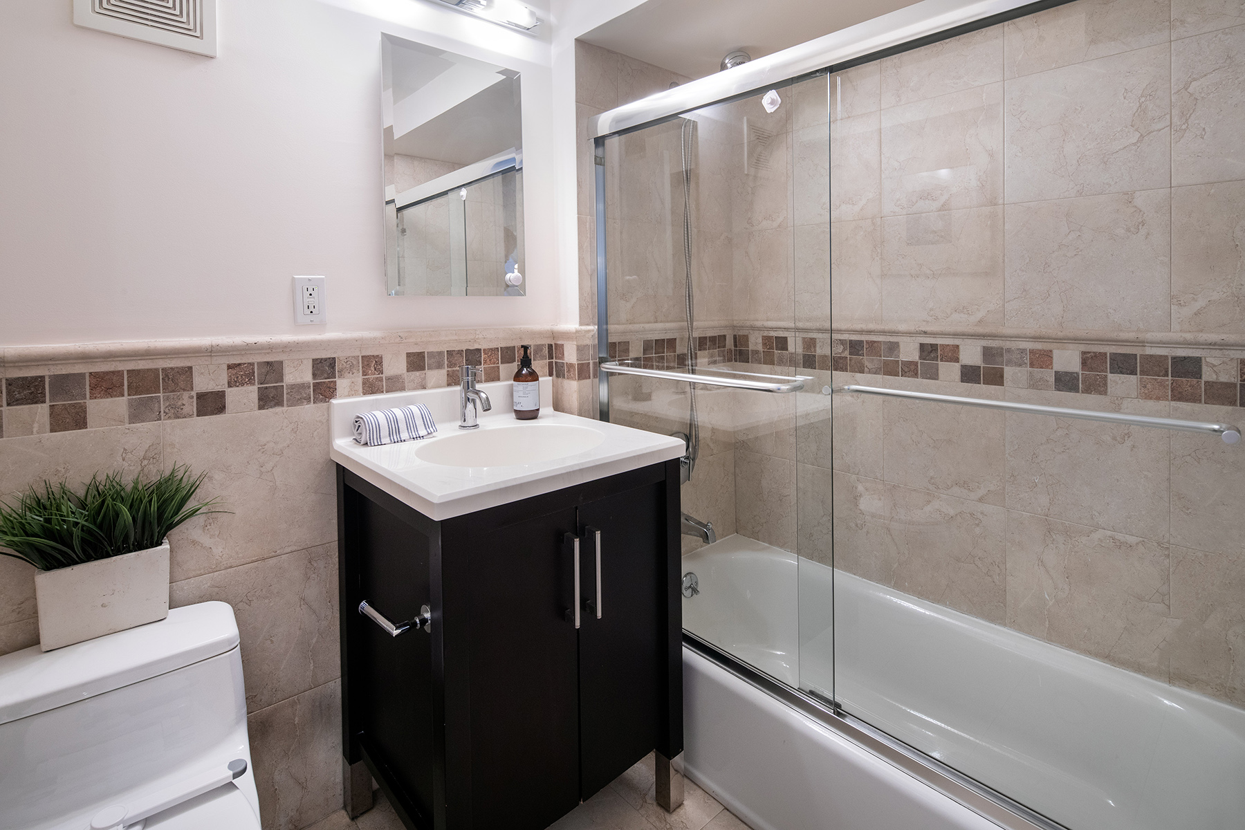231 16th Street, Unit 2B Brooklyn, NY 11215 - Photo 9 of 10