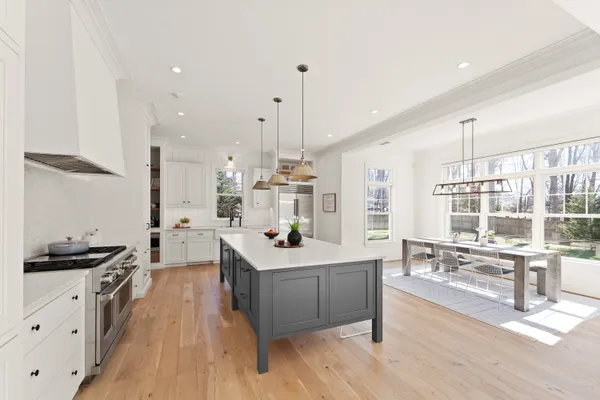 $2,550,000 | 8621 McHenry Street, Vienna, VA 22180