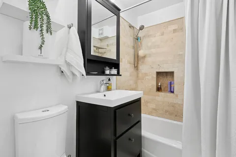 $825,000 | 59 West 88th Street, Unit BF | Upper West Side