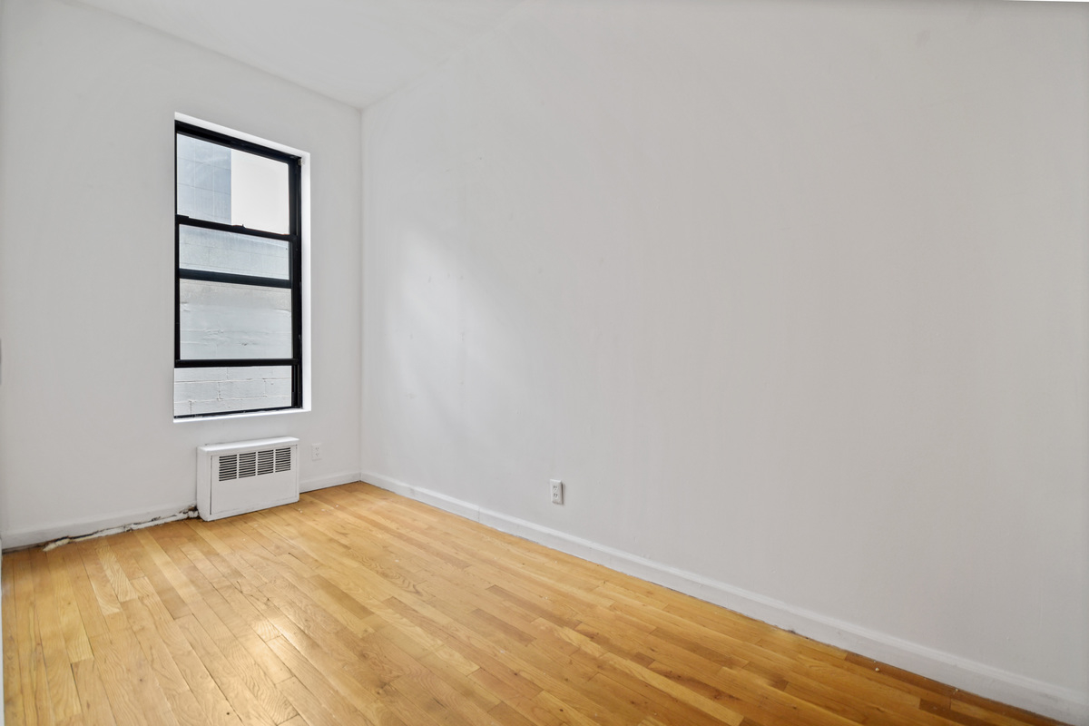 416 East 71st Street, Unit 28 Manhattan, NY 10021 - Photo 4 of 6