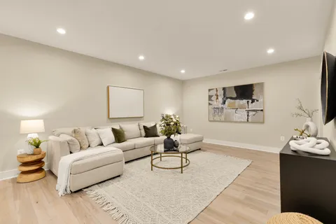 Contact Agent | Longview Drive, Alexandria, VA 22314