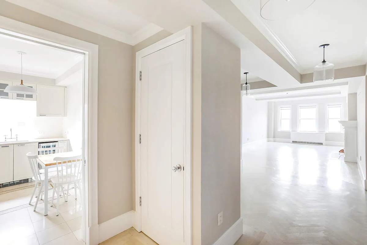 167 East 82nd Street, Unit 9B Manhattan, NY 10028 - Photo 3 of 15 a view interior of the house and wooden floor