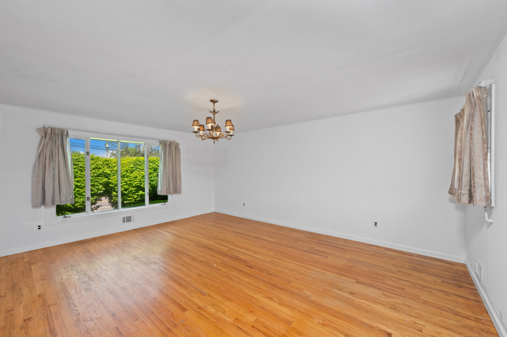 159 Wolverine Street Staten Island, NY 10306 - Photo 12 of 22