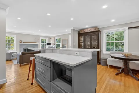 $1,075,000 | 312 Lincoln Avenue, Falls Church, VA 22046