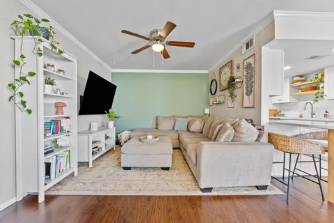 $155,000 | 4611 West North B Street, Unit 232, Tampa, FL 33609