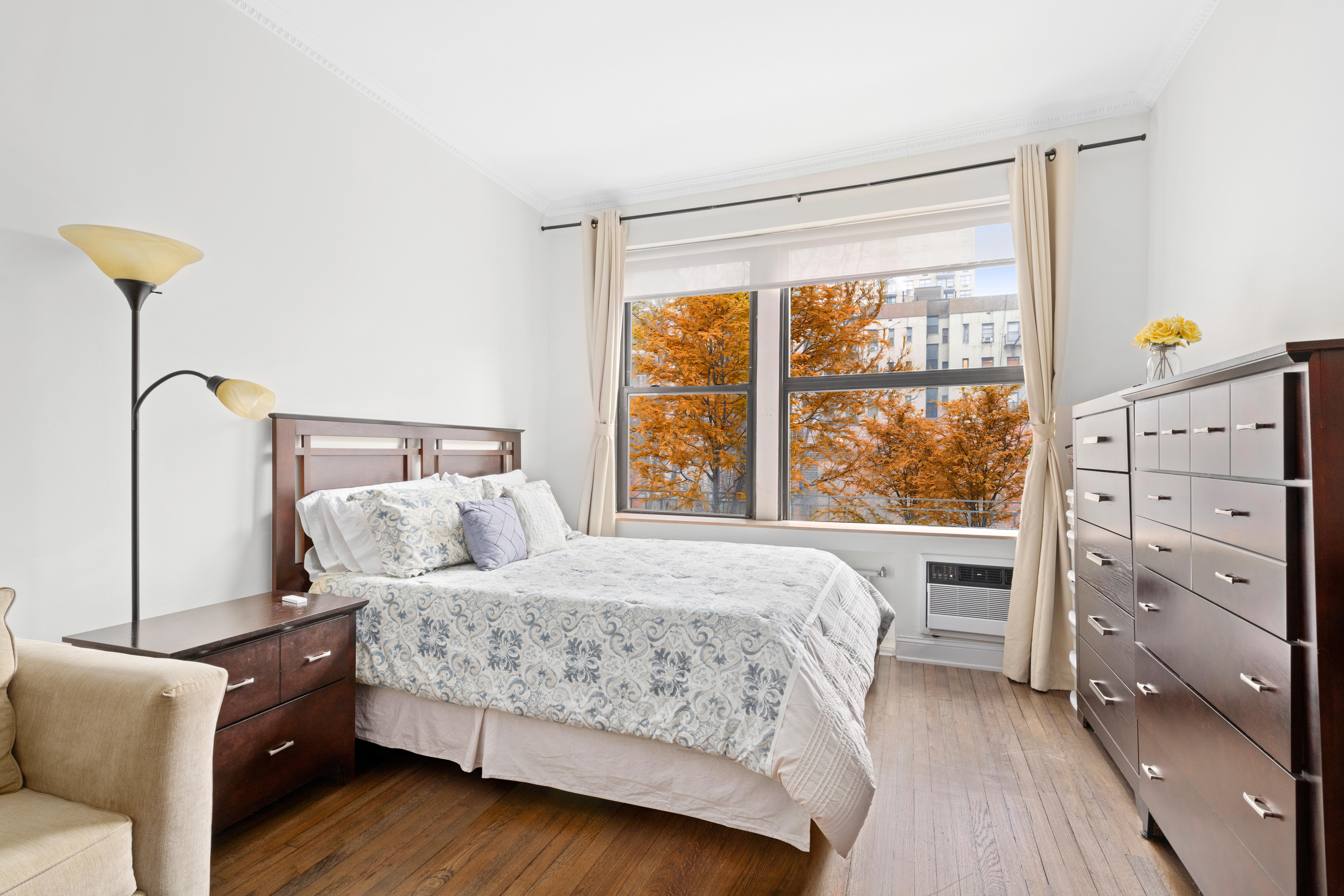 304 East 73rd Street, Unit 2F Manhattan, NY 10021 - Photo 5 of 7