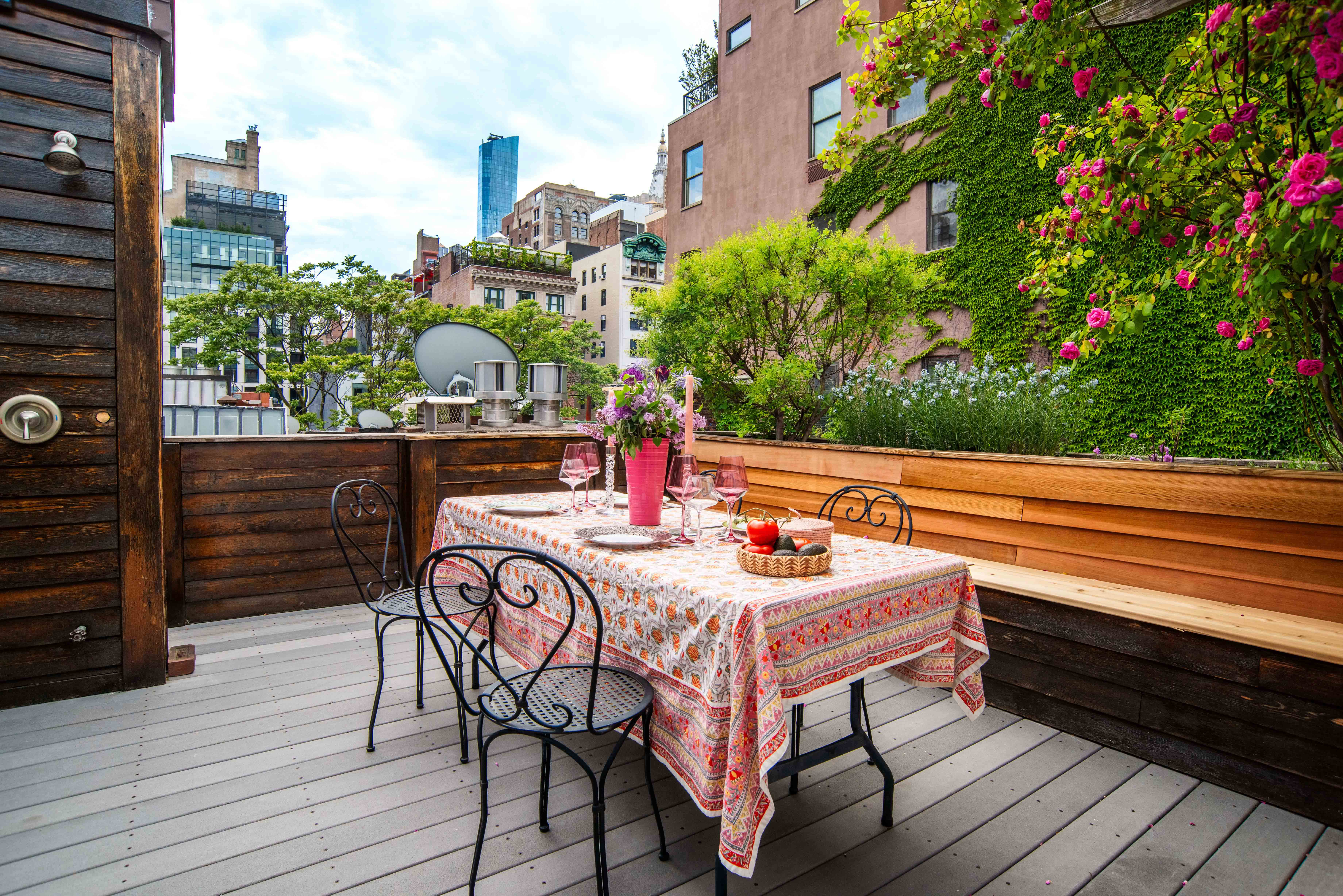 138 Lexington Avenue, Unit PH Manhattan, NY 10016 - Photo 14 of 15 a outdoor view with a sitting space