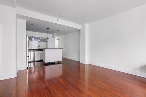 $1,400,000 | 44-27 Purves Street, Unit 8A | Long Island City